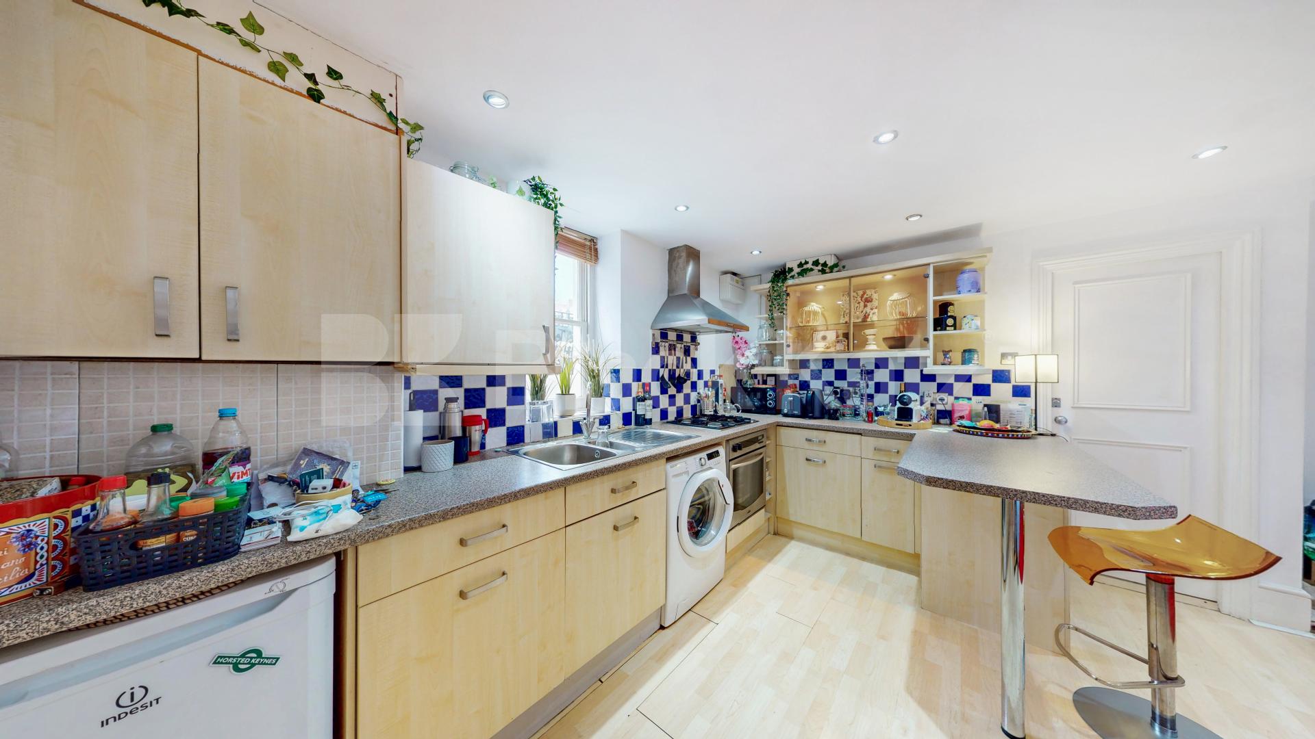 Spacious one bed with access to a garden mins to tube & shops Sutherland Avenue, Maida Vale
